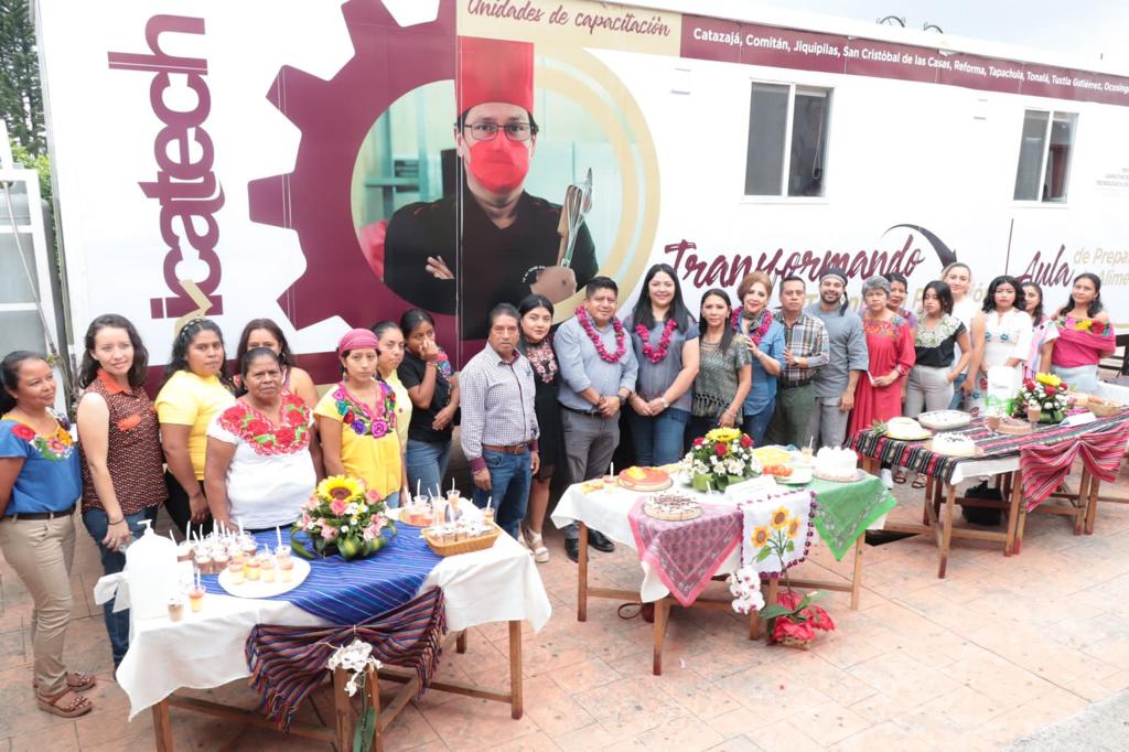 En Unión Juárez, continúa recorrido de Aula Móvil del ICATECH