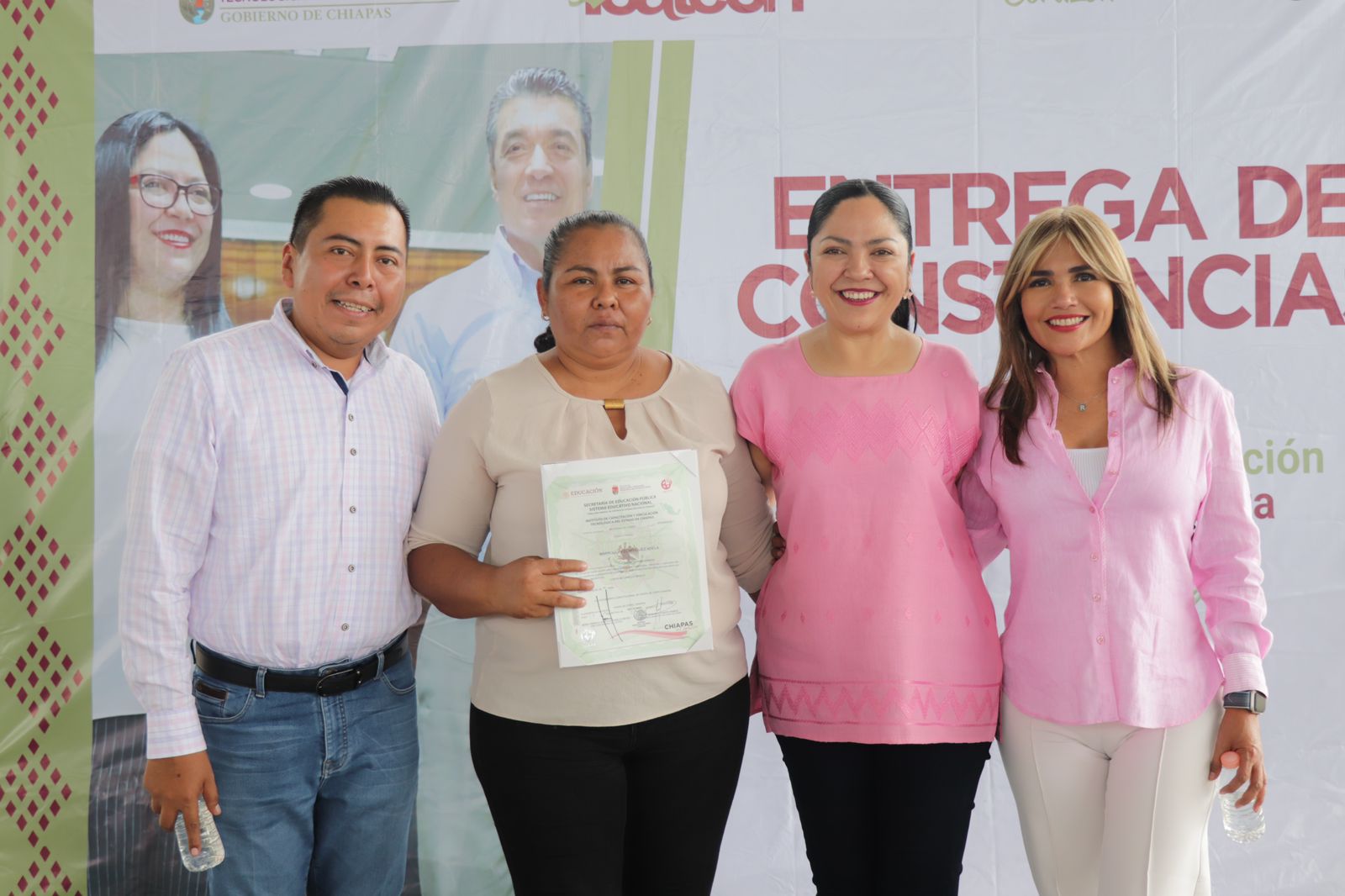 Aulas Móviles llevan capacitación a localidades de Chiapa de Corzo